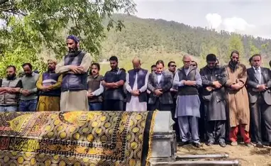 A Quiet Hero: The Ponywallah Who Carried a Nation’s Conscience”?